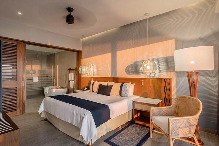 Room 82 of 599
