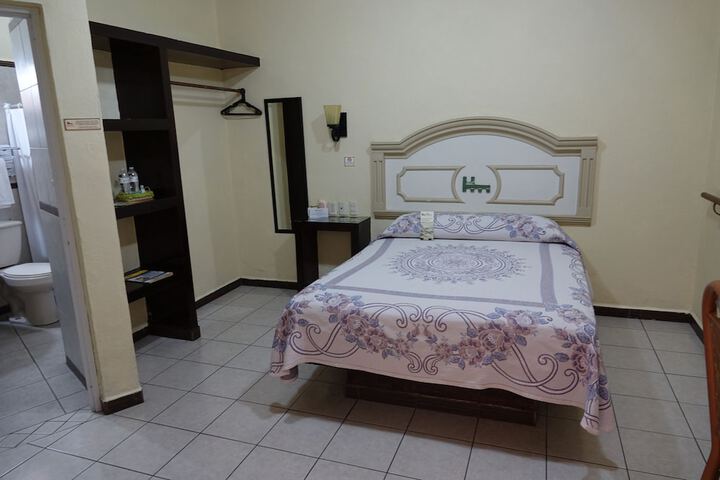 Room 25 of 53