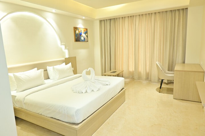 Room 12 of 27