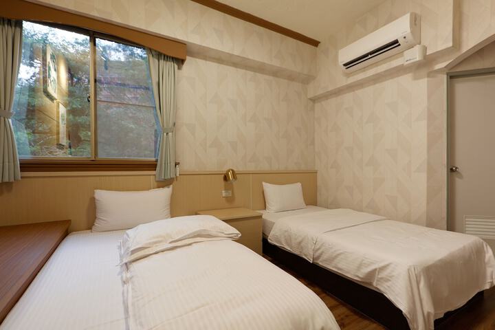 Room 97 of 232