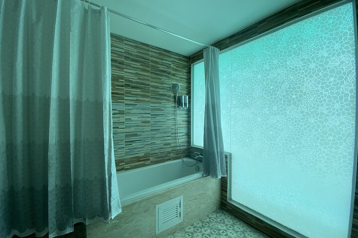 Room 74 of 95