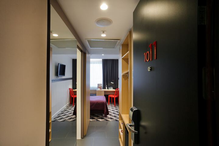 Room 14 of 56