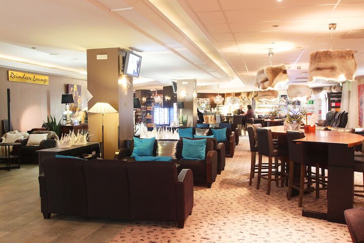 Entrance & Lobby
