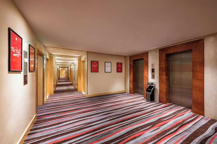 Hotel Exterior 67 of 74