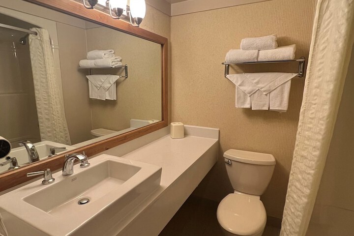 Room 72 of 151