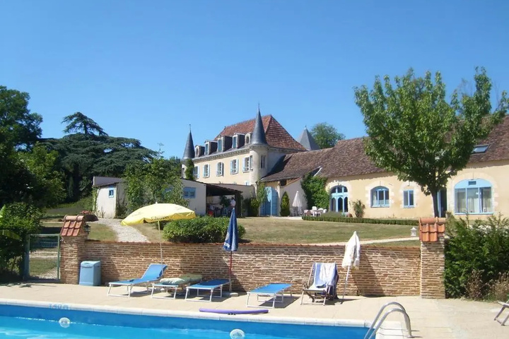 Pool 4 of 6