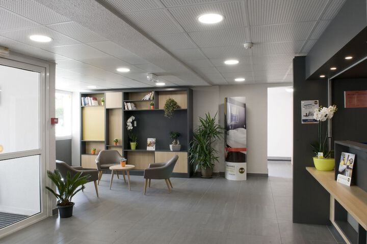Guest Lobby