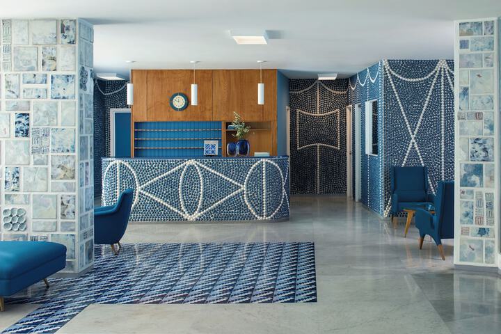 Entrance & Lobby