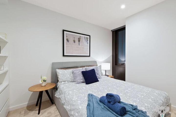 Room 2 of 11