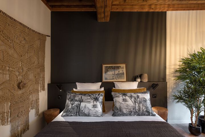Room 45 of 285
