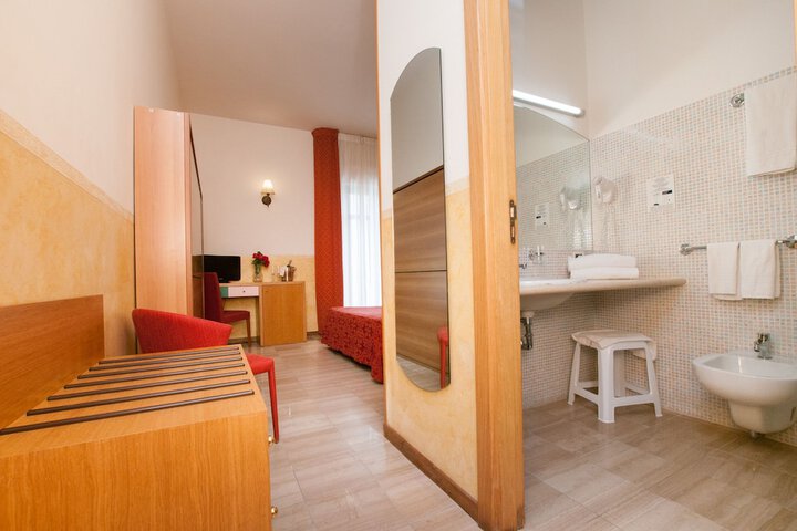 Room 5 of 47