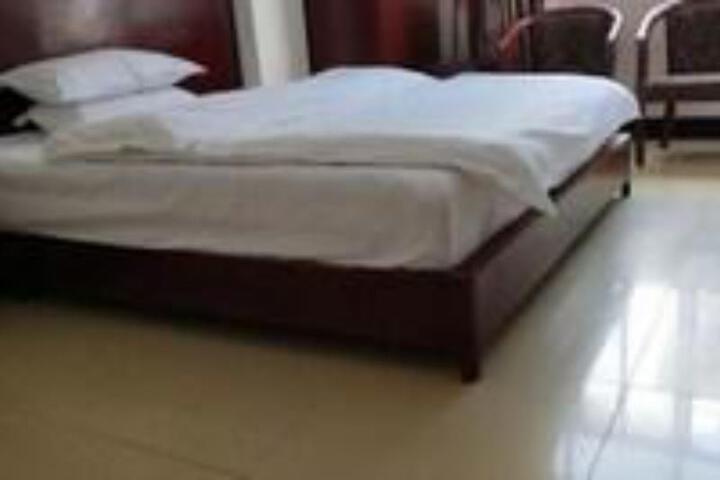 Room 5 of 15