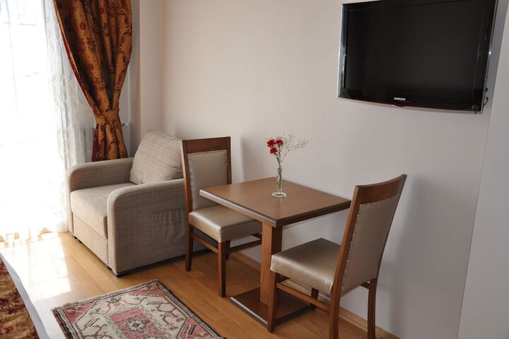 Room 7 of 26