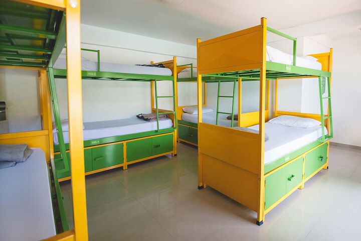 Room 12 of 32