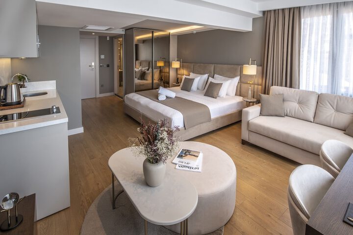 Room 4 of 34