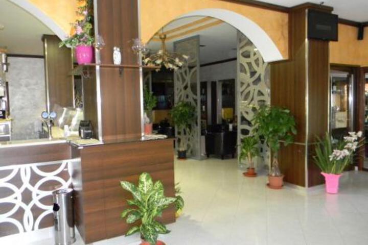 HOTEL MI.RO.
