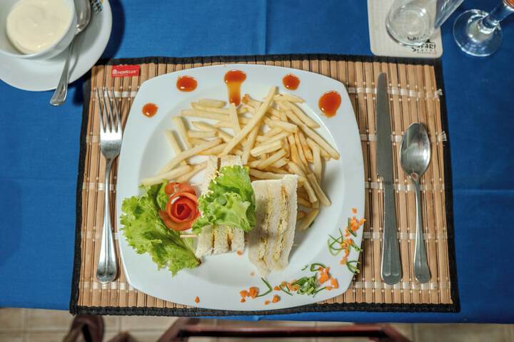 Dining 25 of 44