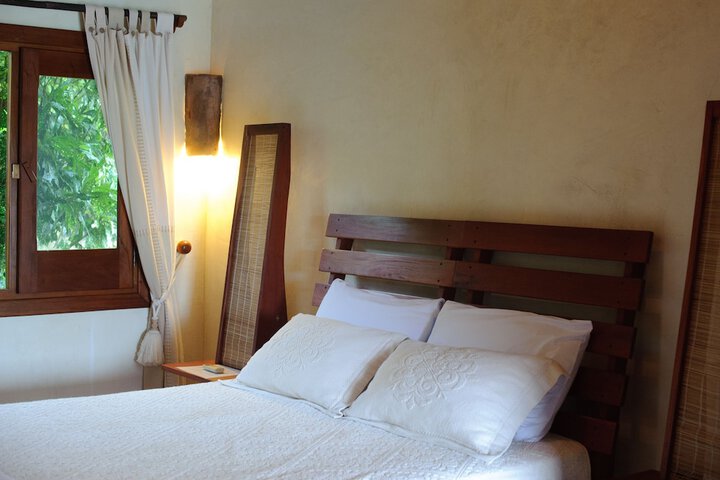 Room 8 of 99