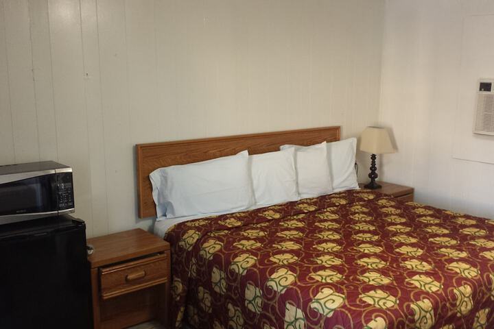 Room 3 of 10