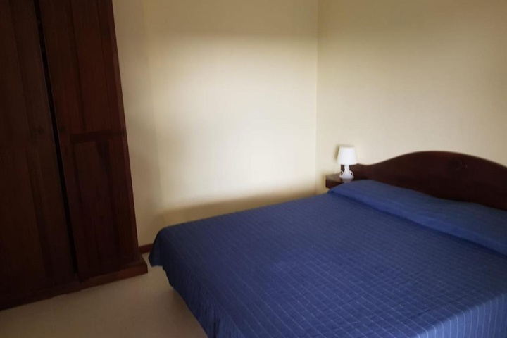 Room 6 of 14