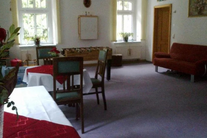 Room 4 of 19