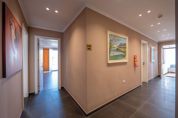 Hotel Interior 9 of 129