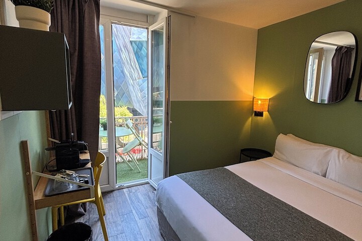 Room 30 of 76
