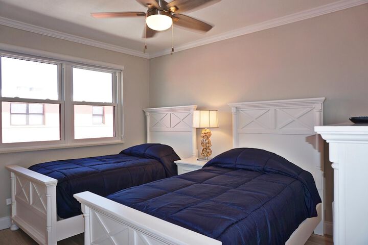 Room 65 of 325