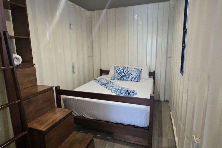 Room 6 of 23