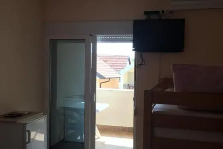 Room 6 of 20