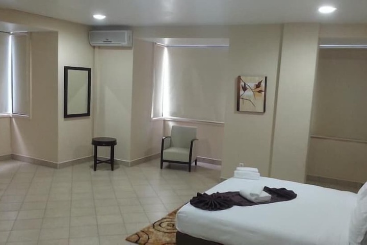 Room 12 of 24