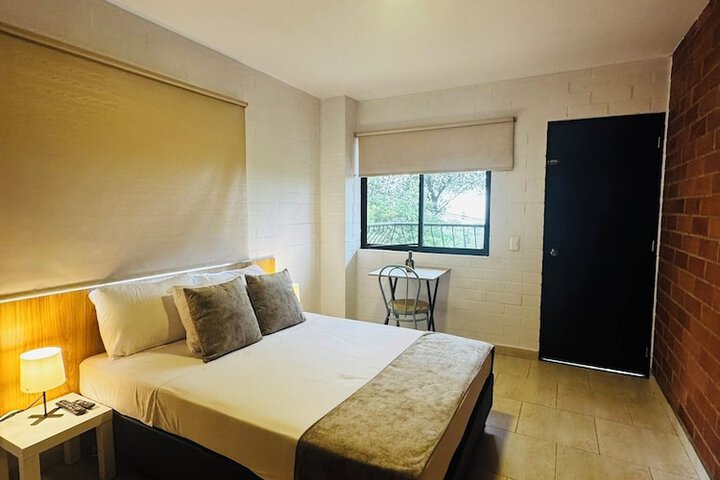 Room 2 of 94