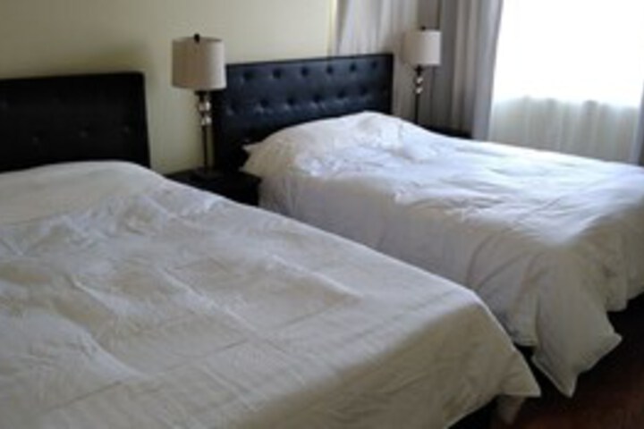 Room 32 of 46