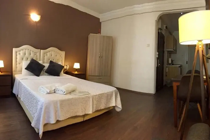 Room 3 of 17