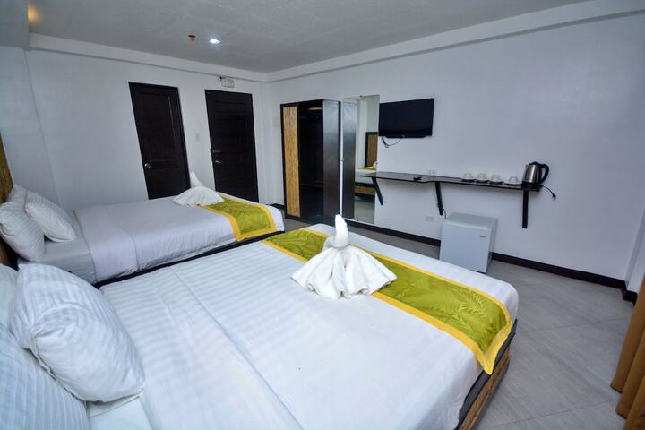 Room 43 of 115
