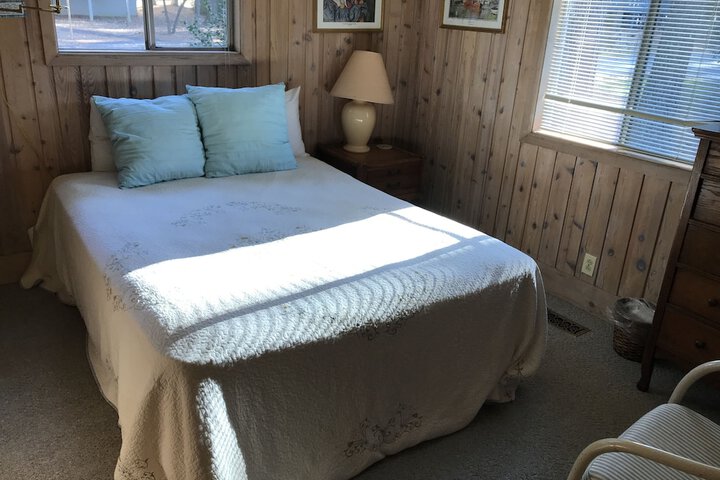 Room 50 of 400