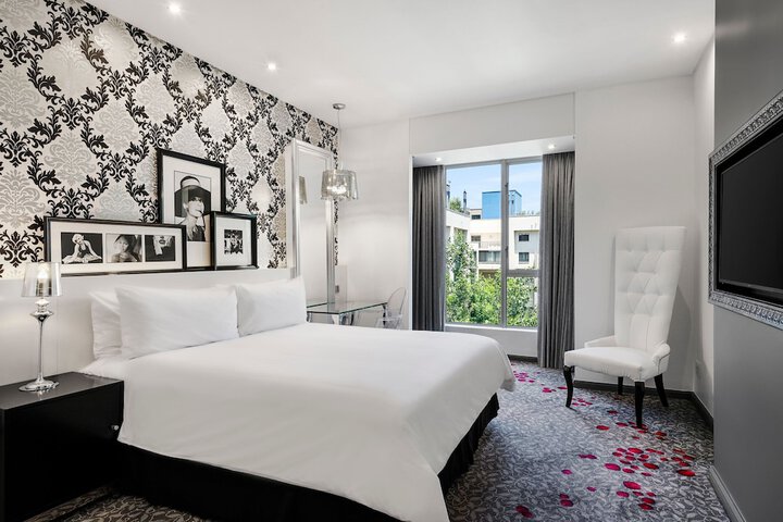 Room 21 of 120