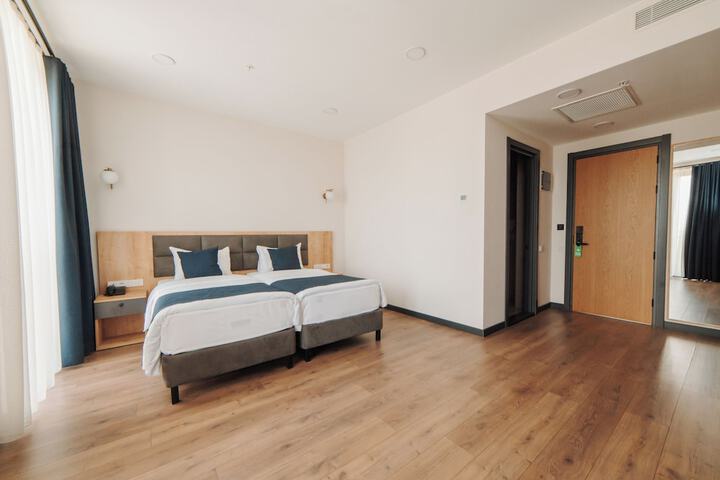 Room 30 of 72