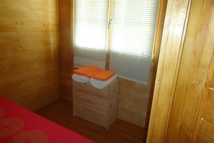 Room 12 of 28