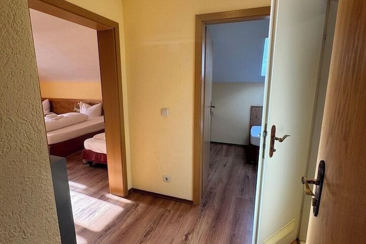 Room 12 of 37