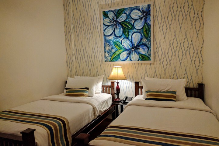 Room 7 of 112