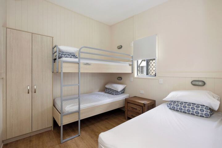 Room 18 of 108