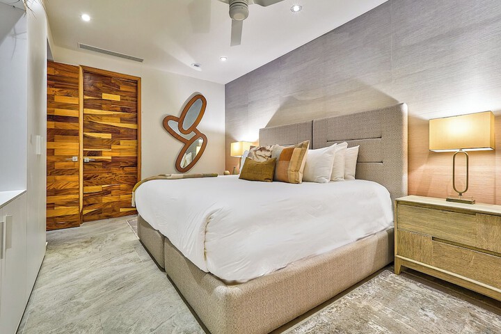 Room 75 of 270