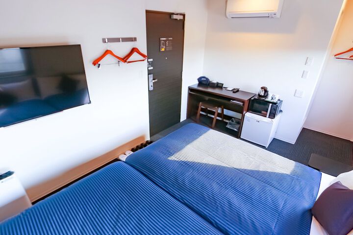 Room 11 of 20