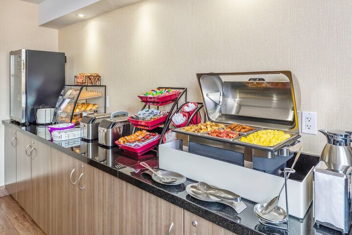 Breakfast/Coffee Service 53 of 66