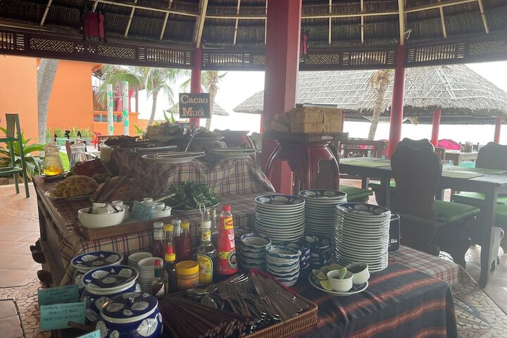 Breakfast/Coffee Service 98 of 120