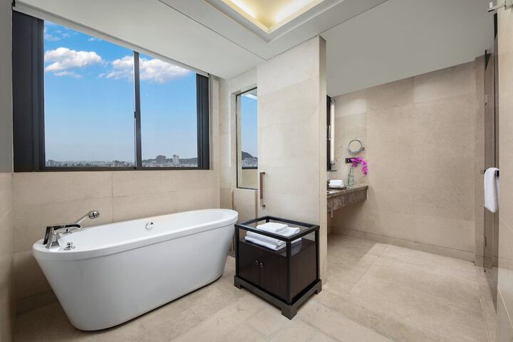 Room 25 of 109