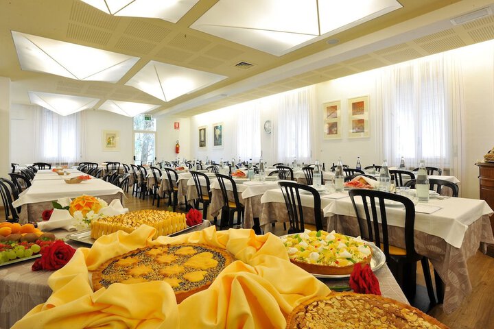 Dining Photos