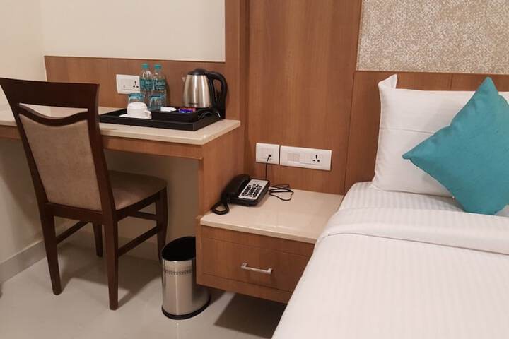 Room 17 of 32