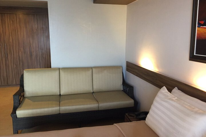 Room 27 of 46